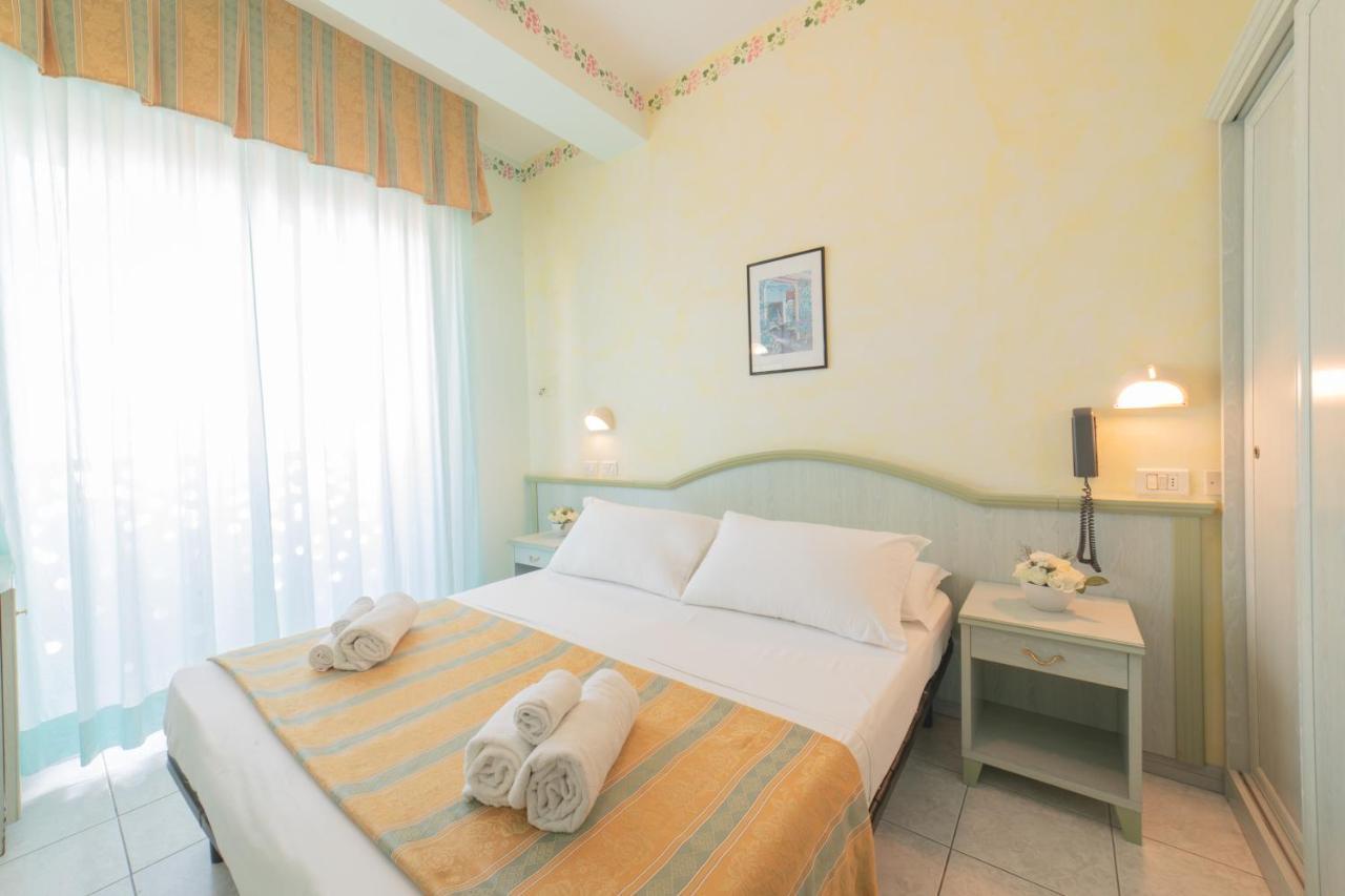 Hotel Cavalli Cattolica Exteriör bild
