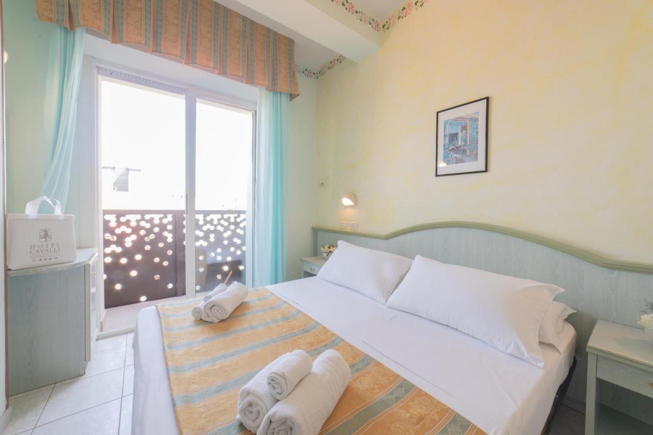 Hotel Cavalli Cattolica Exteriör bild